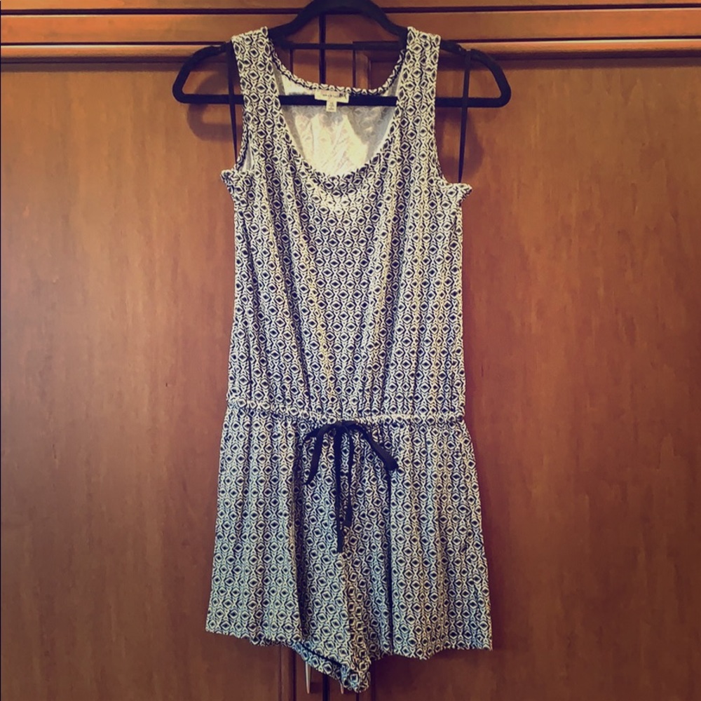 Max Studio Black and white geometric tie waist romper